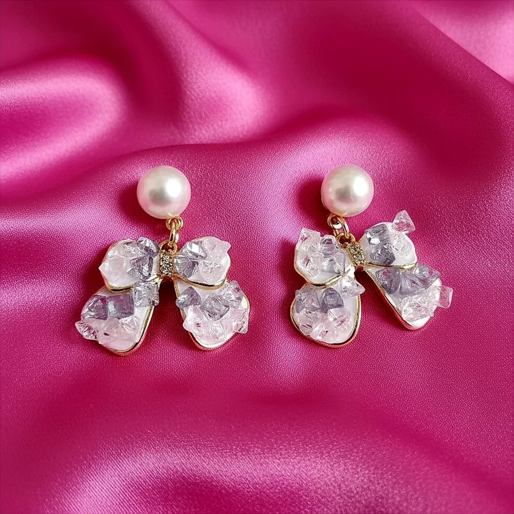 S925 Needle, Freshwater Pearl Gradient Iced Blue Crystal Floral‎ Drop Earrings